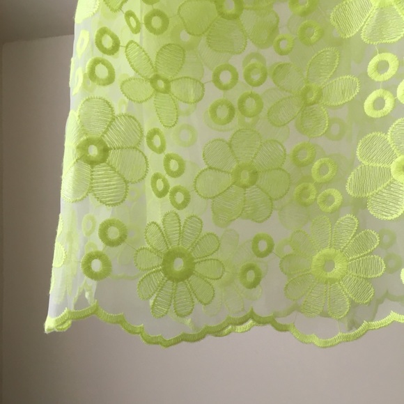 ANTHROPOLOGIE Lime Sheer Embroidered Floral Top - Picture 4 of 8